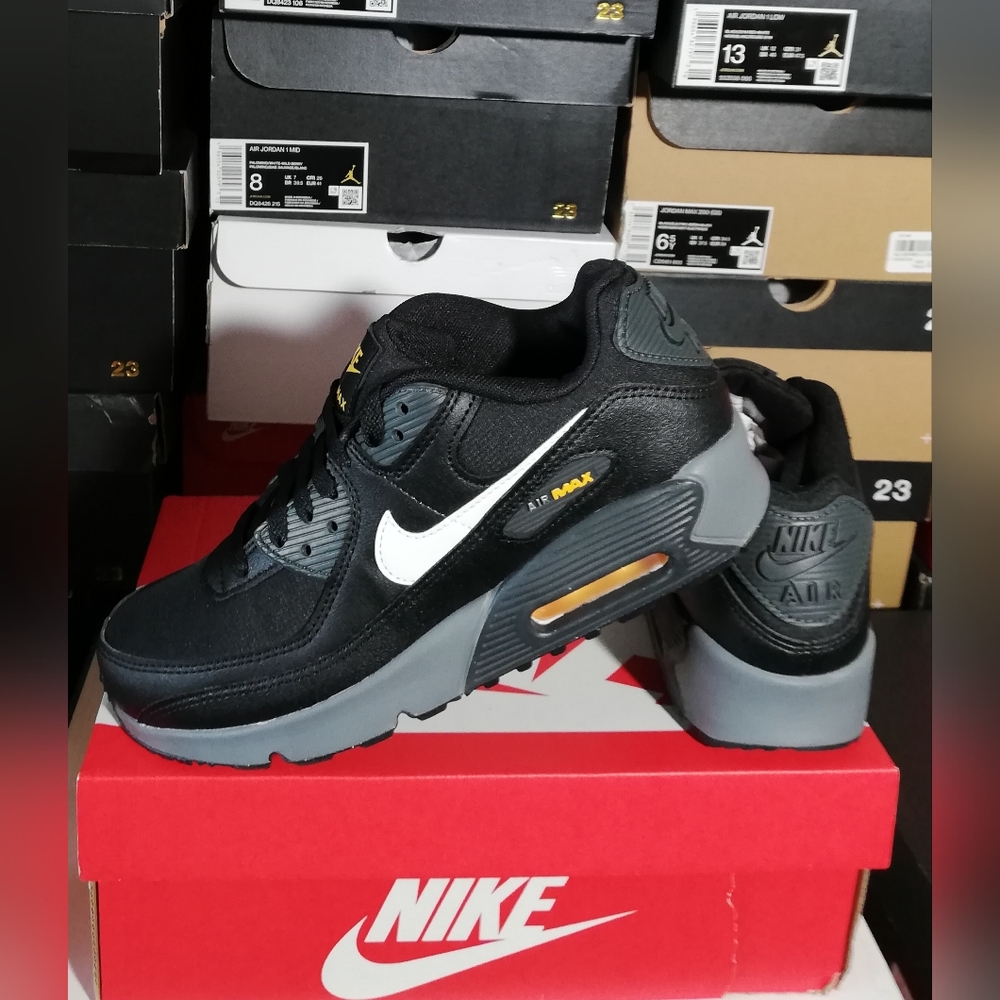 NIKE AIR MAX 90S PREMIUM EDITION WOMEN'S US SIZE 7.5 BRAND NEW IN BOX